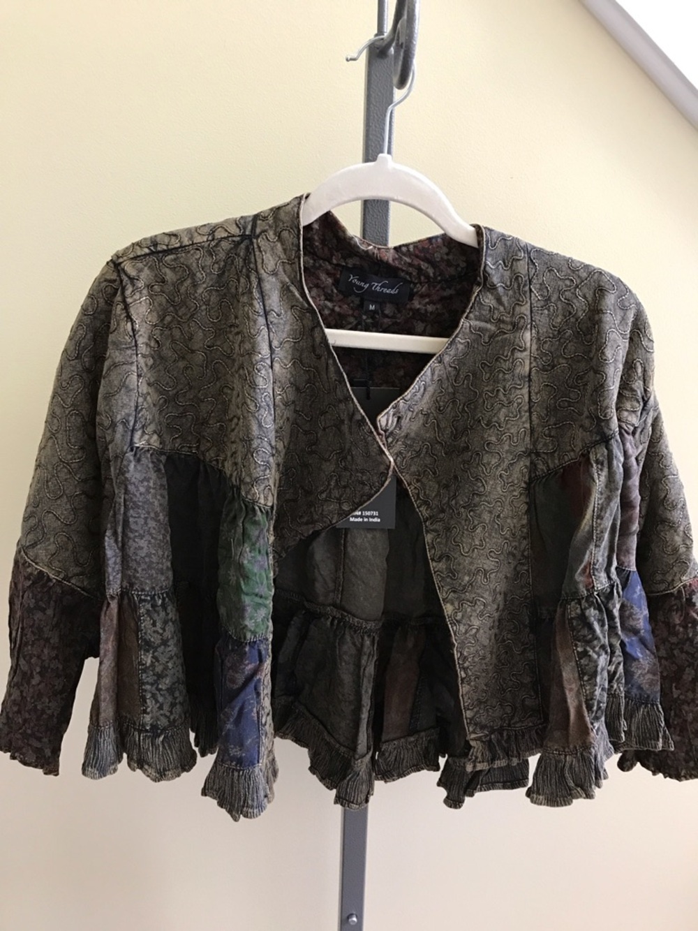 YOUNG THREADS NWT Jacket Brown Medium  Embroidered Pattern Quilted size medium